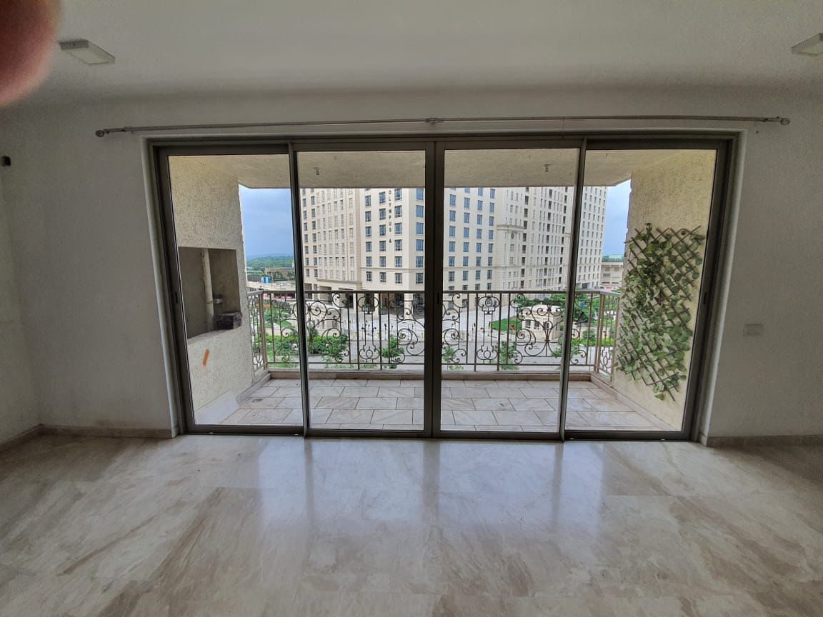 4 BHK + Pooja Room,Study Room 1800 Sq.Ft. Apartment in Hiranandani Lake Enclave