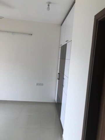 1 BHK Apartment For Rent in Raymond Aashiyana, Vartak Nagar