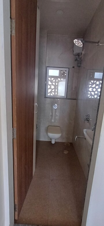 Furnished Amenities in 2 BHK Apartment at Kurla West – for Rent