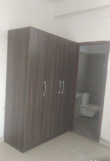Furnished Amenities in 3 BHK Apartment at Indira Nagar – for Rent