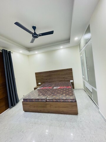Bedroom in Studio Builder Floor at Sector 31 – for Rent