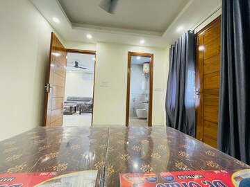 Building Lobby in Studio Builder Floor at Sector 31 – for Rent