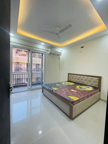 Bedroom in 2 BHK Builder Floor at Sector 40 – for Rent