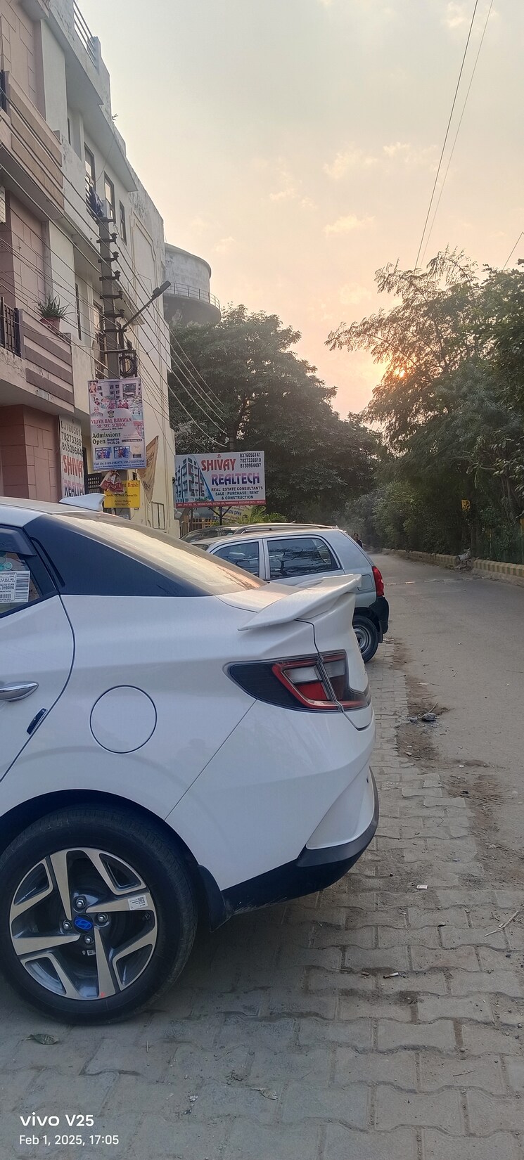  Parking, doctors-park 6+ Bedroom 2100 Sq.Ft. Villa In Vasundhara Sector 10 Ghaziabad 8149801