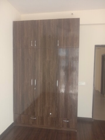 Furnished Amenities in 2 BHK Apartment at Mahagun Mywoods, Sector 16c Greater Noida – for Rent