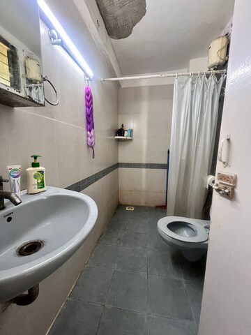 Bathroom in 1 BHK Apartment at Andheri West – for Sale