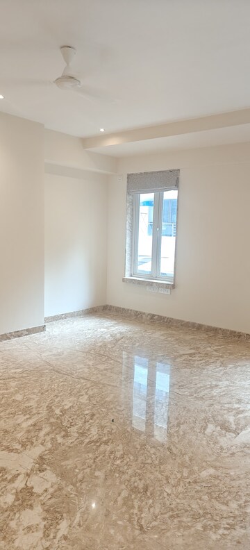 Room in 3 BHK Apartment at Andheri West – for Rent