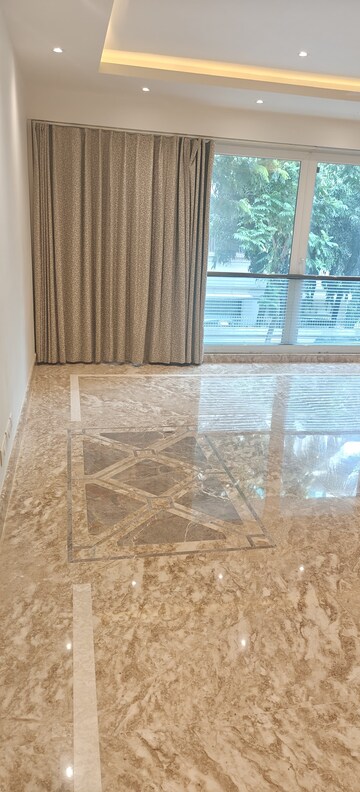 Room in 3 BHK Apartment at Andheri West – for Rent