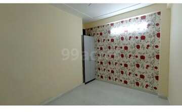 Room in 3 BHK Apartment at La Residentia, Tech Zone 4 Greater Noida – for Sale