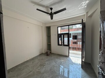 Room in 3 BHK Apartment at La Residentia, Tech Zone 4 Greater Noida – for Sale