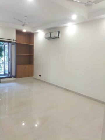 Room in 3 BHK Builder Floor at Shivalik Colony – for Rent