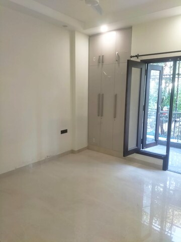 Room in 3 BHK Builder Floor at Shivalik Colony – for Rent