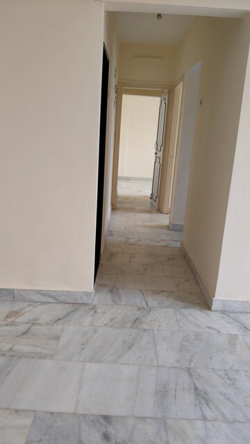 Room in 1 RK Apartment at Vasant Valley Complex, Malad East – for Rent