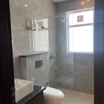 Bathroom in 1.5 BHK Builder Floor at DLF Windsor Court, Dlf Phase iv – for Rent