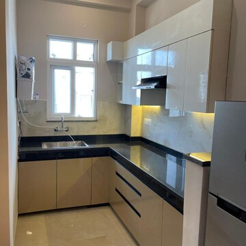 Kitchen in 1.5 BHK Builder Floor at DLF Windsor Court, Dlf Phase iv – for Rent