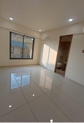 Room in 4 BHK Apartment at Sabarmati – for Sale