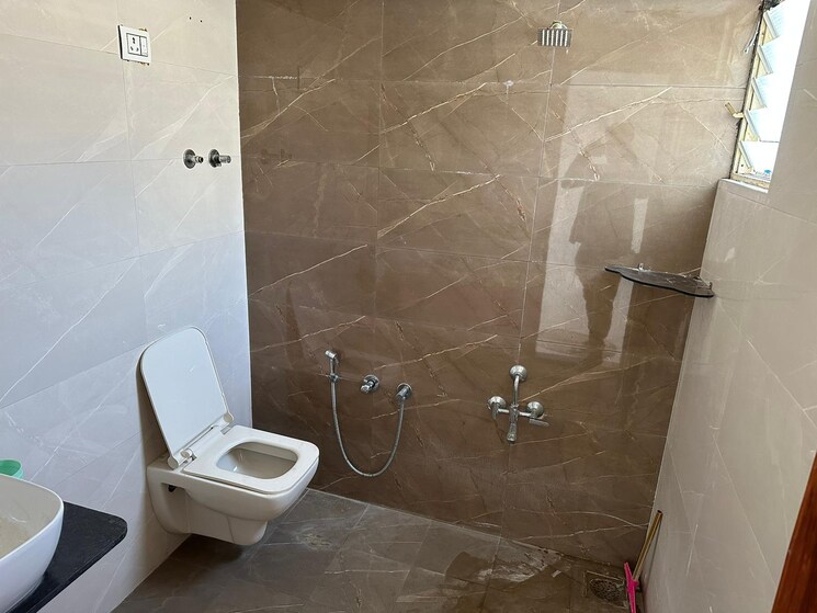 Bathroom, sabarmati 4 Bedroom 3600 Sq.Ft. Apartment In Sabarmati Ahmedabad 8149902