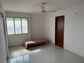 Room in 4 BHK Apartment at Sabarmati – for Sale