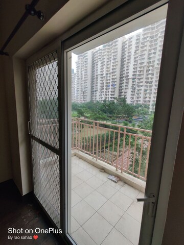Balcony in 2.5 BHK Apartment at Mahagun Moderne, Sector 78 – for Rent