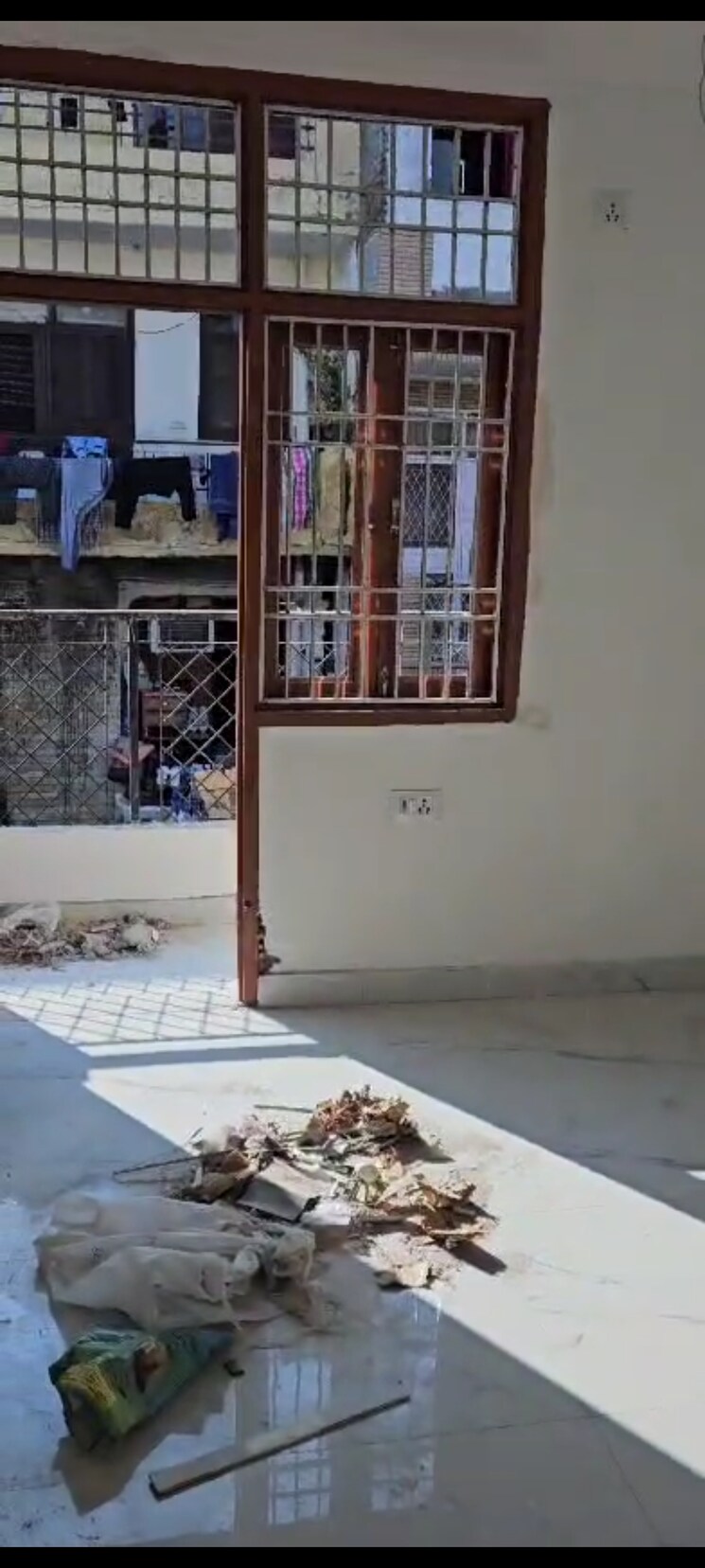 Balcony, dilshad garden 2 Bedroom 900 Sq.Ft. Apartment In Dilshad Garden Delhi 8149915