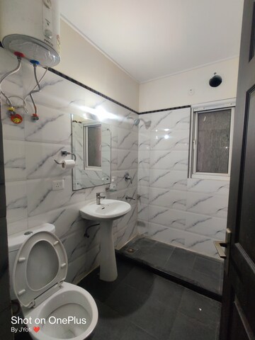 Bathroom in 3 BHK Apartment at Sunshine Helios, Sector 78 – for Rent