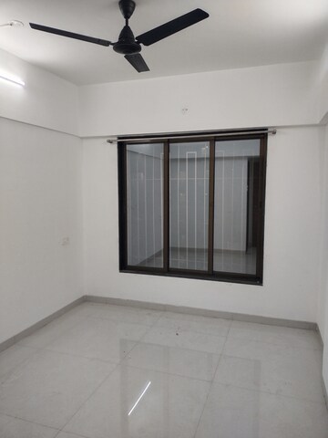Room in 2 BHK Apartment at Advait 78 East, Kurla East – for Rent