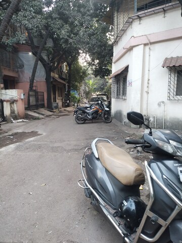 Parking in  Office Space at Kurla Kamgar CHS, Kurla – for Rent