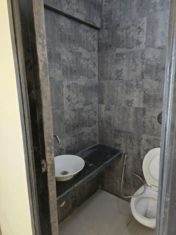 Bathroom, rajesh-presidency 2 Bedroom 750 Sq.Ft. Apartment In Ulwe Sector 3 Navi Mumbai 8149946