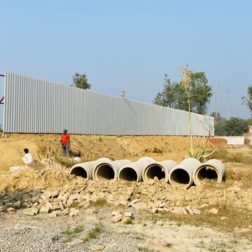 Plot Area in  Plot at Gosainganj – for Sale