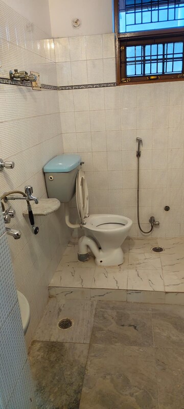 Bathroom in 2 BHK Independent House at Gomti Nagar – for Rent