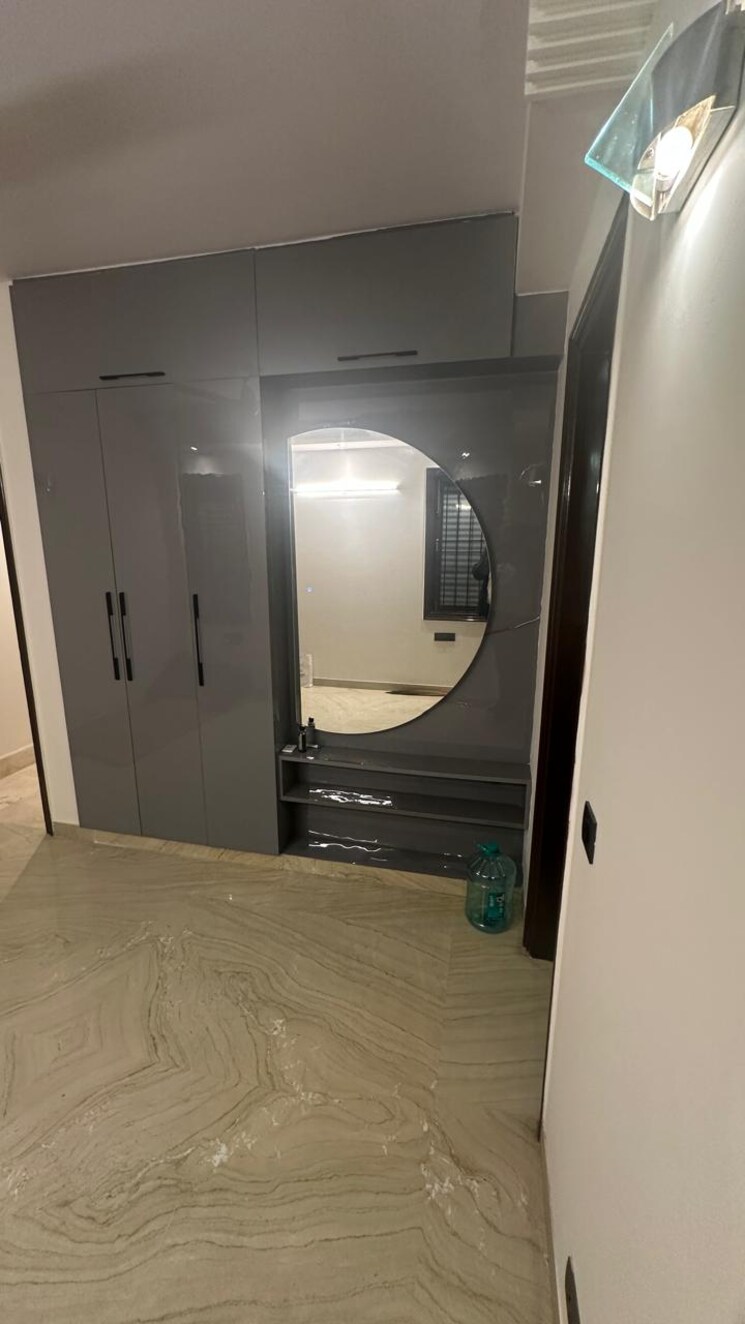 Room, east of kailash 3 Bedroom 160 Sq.Yd. Builder Floor In East Of Kailash Delhi 8150007