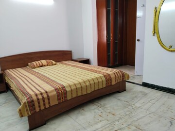 Bedroom in 3 BHK Builder Floor at Sector 25 – for Rent