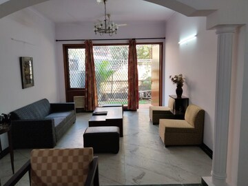 Living Room in 3 BHK Builder Floor at Sector 25 – for Rent