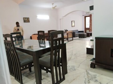 Gym in 3 BHK Builder Floor at Sector 25 – for Rent