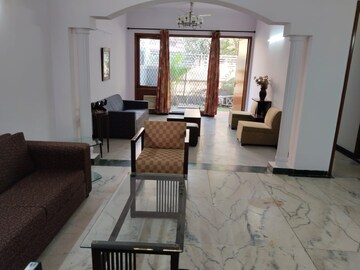 Living Room in 3 BHK Builder Floor at Sector 25 – for Rent