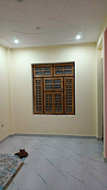 Room in 1 BHK Builder Floor at Aliganj – for Rent