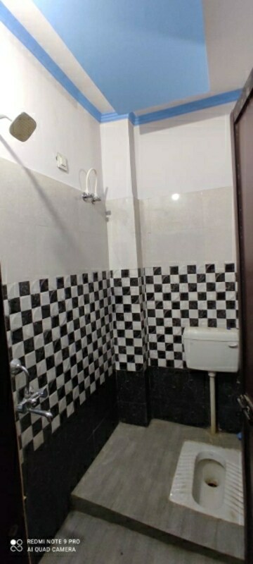 Bathroom in 1 BHK Builder Floor at Aliganj – for Rent
