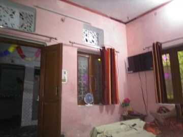 Living Room in 1 BHK Builder Floor at Aliganj – for Rent