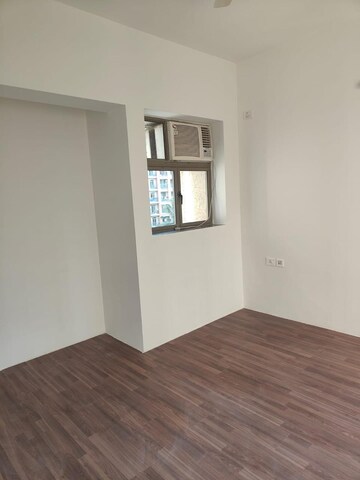 Room in 2 BHK Apartment at Lodha Splendora, Ghodbunder Road – for Sale