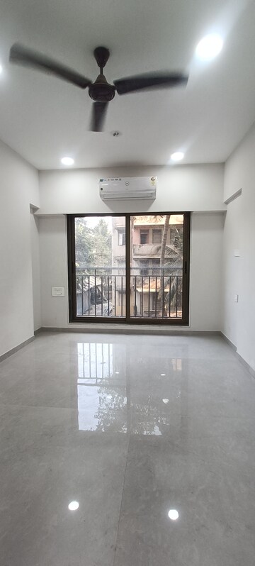 Room in 2 BHK Apartment at Roha Vatika, Kurla East – for Rent