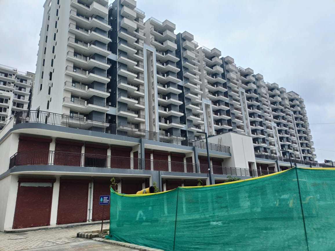 2 BHK Apartment For Sale in SRS Residency