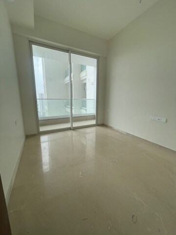 Room in 3 BHK Apartment at Omkar Alta Monte, Malad East – for Rent