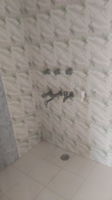 Bathroom in 1.5 BHK Apartment at Mayur Vihar – for Rent
