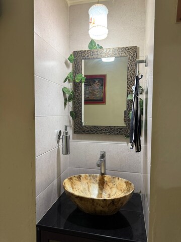 Furnished Amenities in 2 BHK Apartment at Kabra Hyde Park, Manpada – for Rent