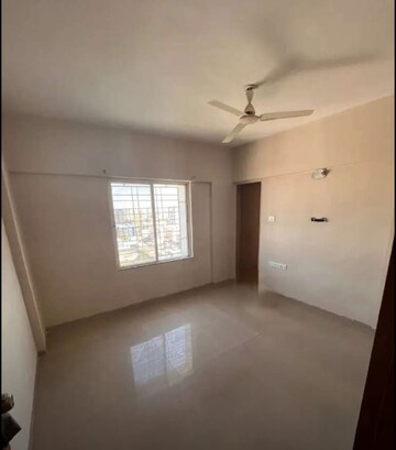 Room in 2 BHK Apartment at Vishrantwadi – for Rent