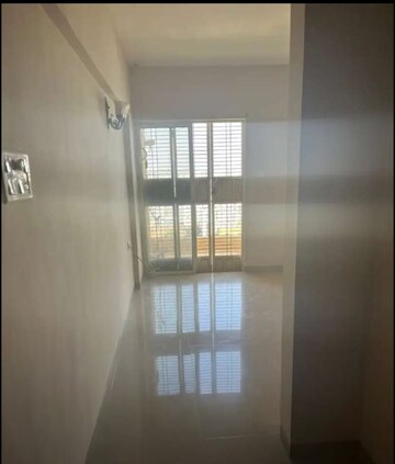 Room in 2 BHK Apartment at Vishrantwadi – for Rent