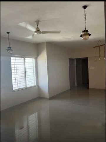 Room in 2 BHK Apartment at Vishrantwadi – for Rent