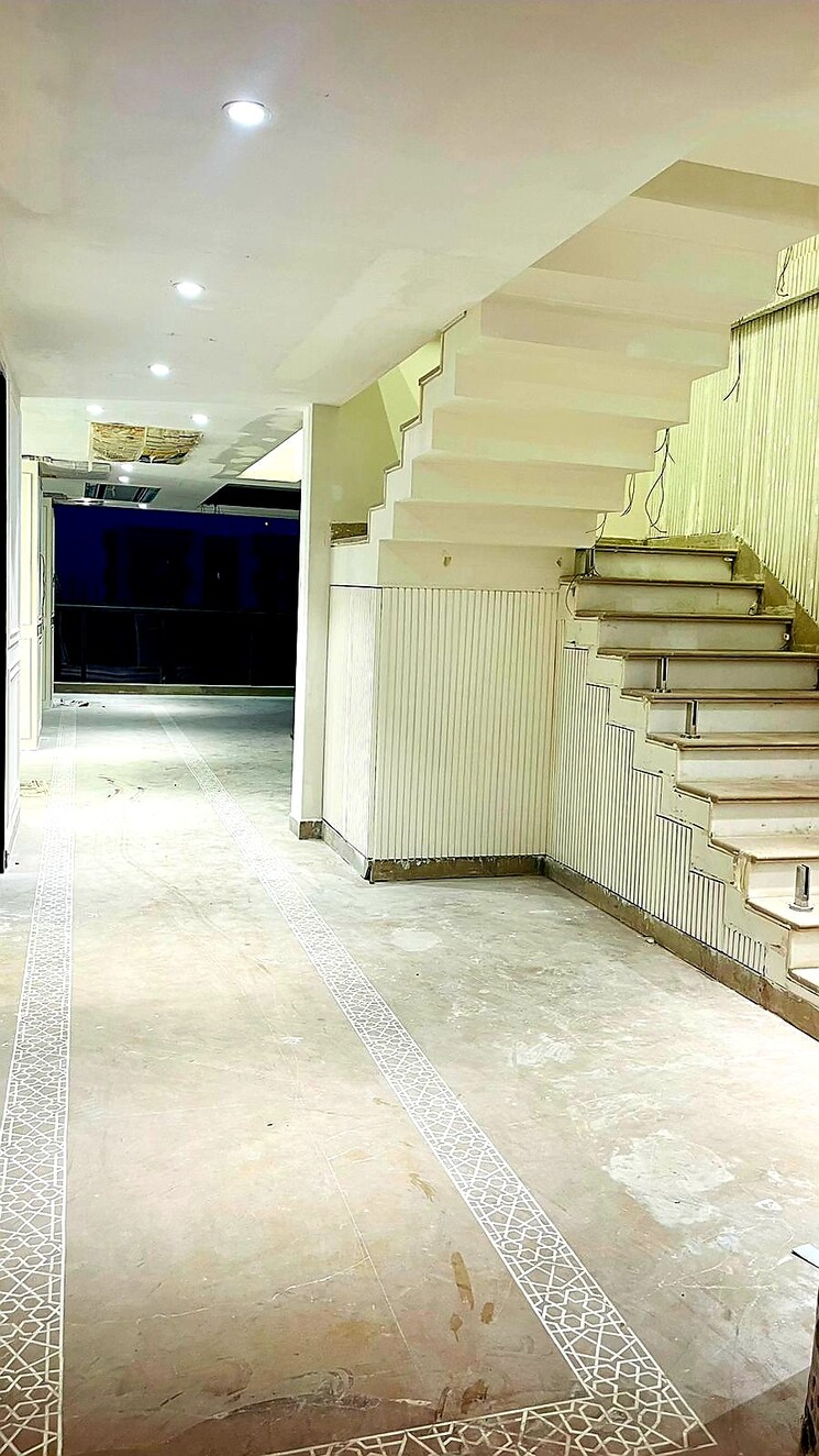  Parking, azeagaia-botanica 4 Bedroom 5200 Sq.Ft. Penthouse In Vrindavan Yojna Lucknow 8150127