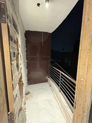Balcony in 2 BHK Builder Floor at Mayur Vihar Phase 1 – for Rent