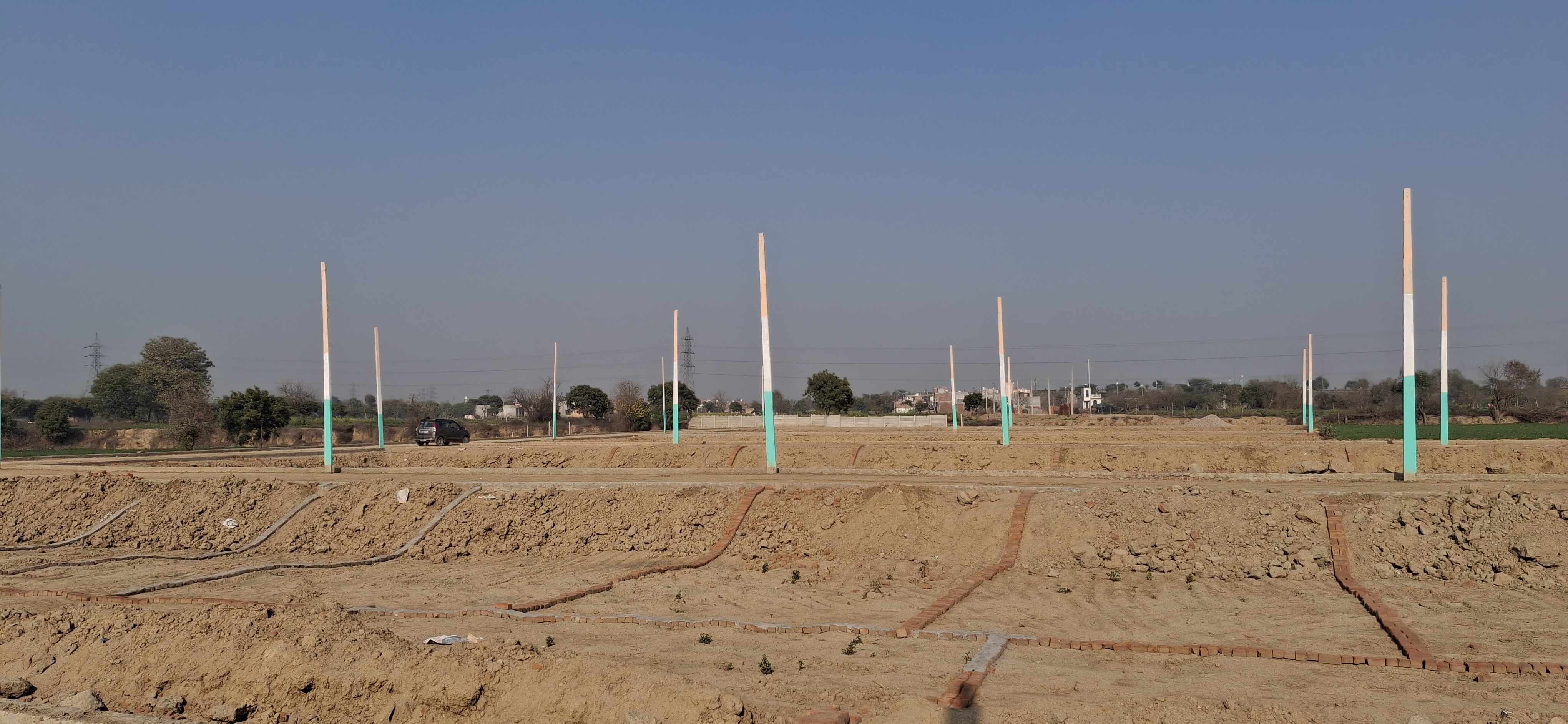 Plot For Sale in Mk Propty 